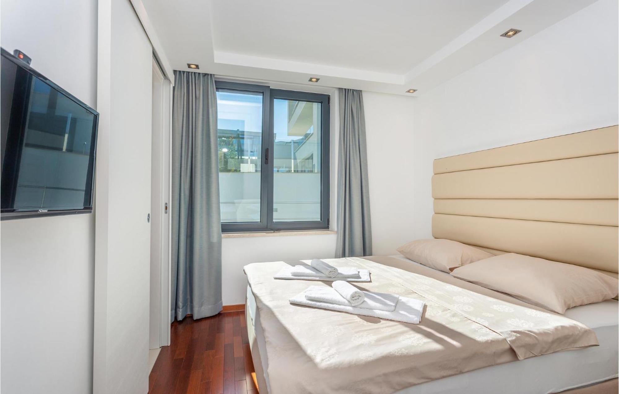 Stunning Apartment In Malinska With Kitchen المظهر الخارجي الصورة